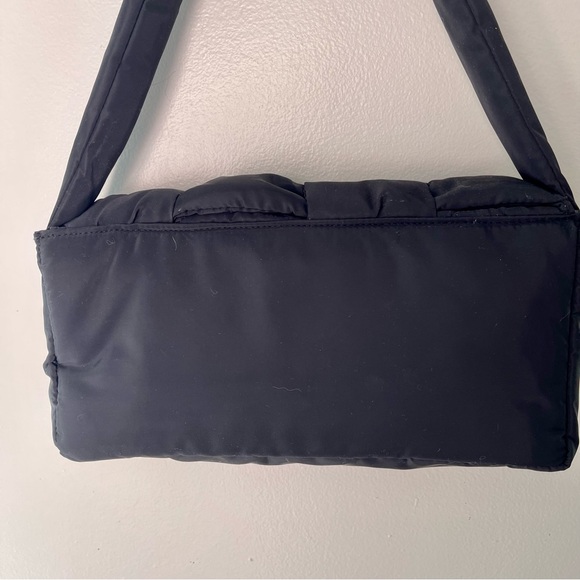 Puffed Weave Shoulder Bag - Picture 3 of 6